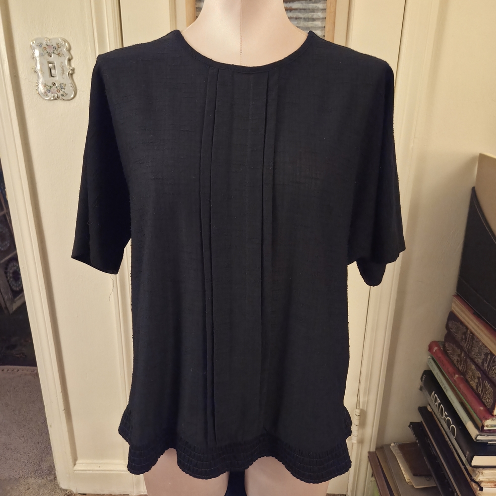 Black Short-Sleeve Women's Top by Graff Californiawear
